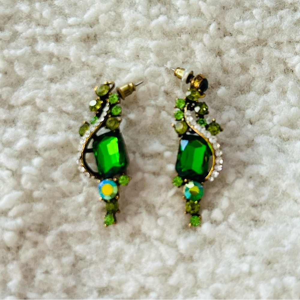 5/$25 Elegant Green Crystal Earrings